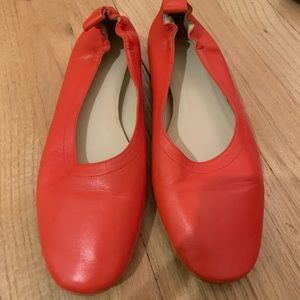 Everlane coral flats in perfect condition